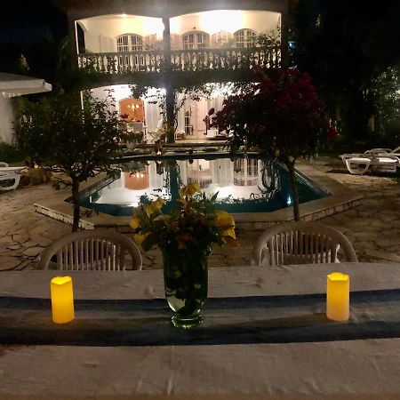 Villa Saint Tropez Cabo Frio Exterior photo